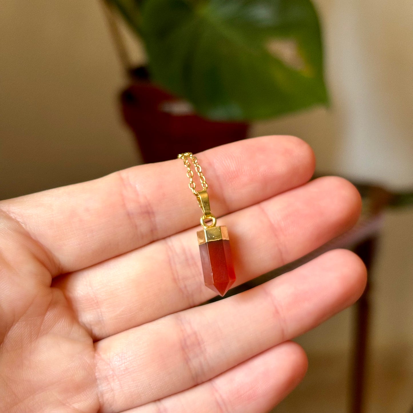 Pendentif Cornaline - pointe • doré ou argenté