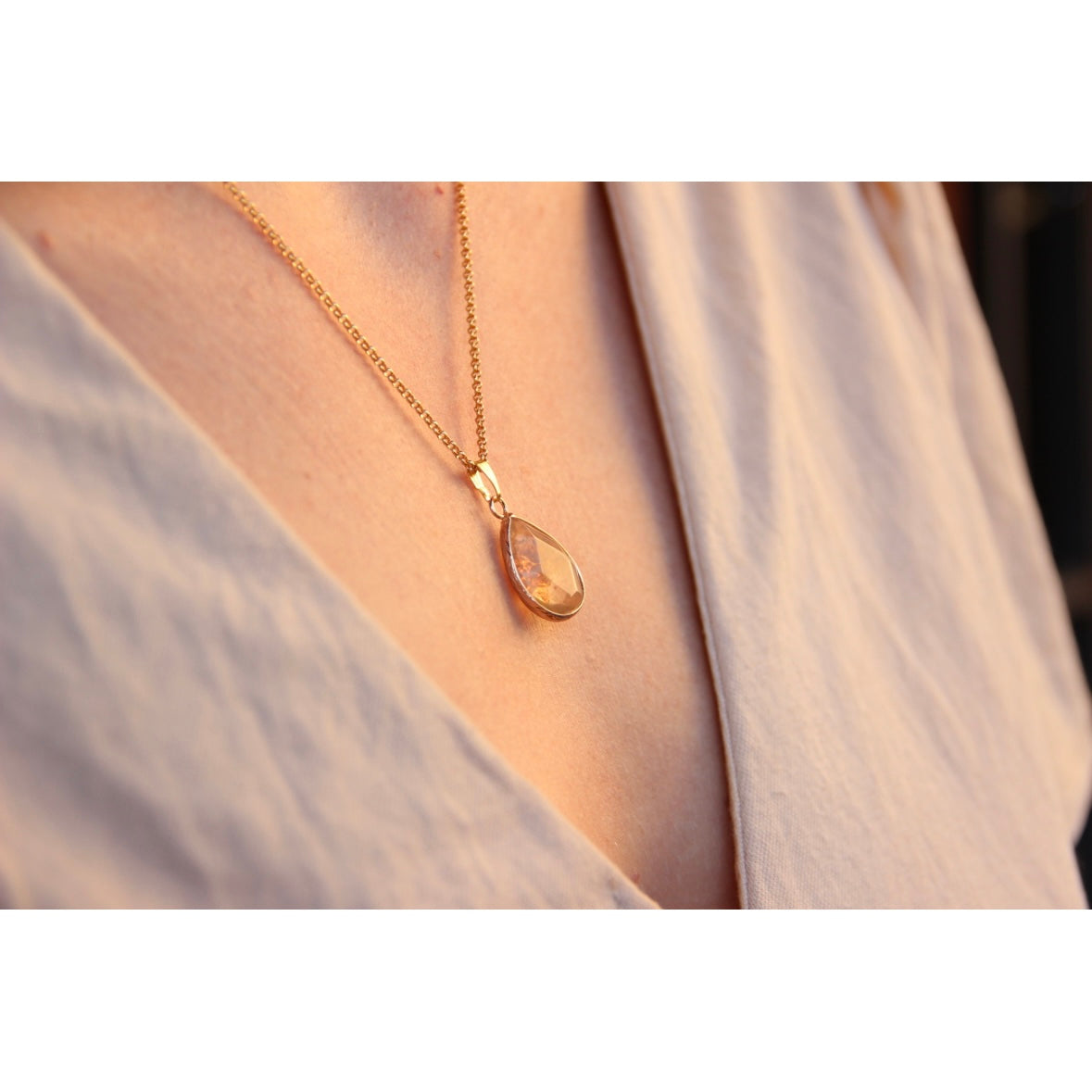 Pendentif en forme de goûte en Citrine - doré