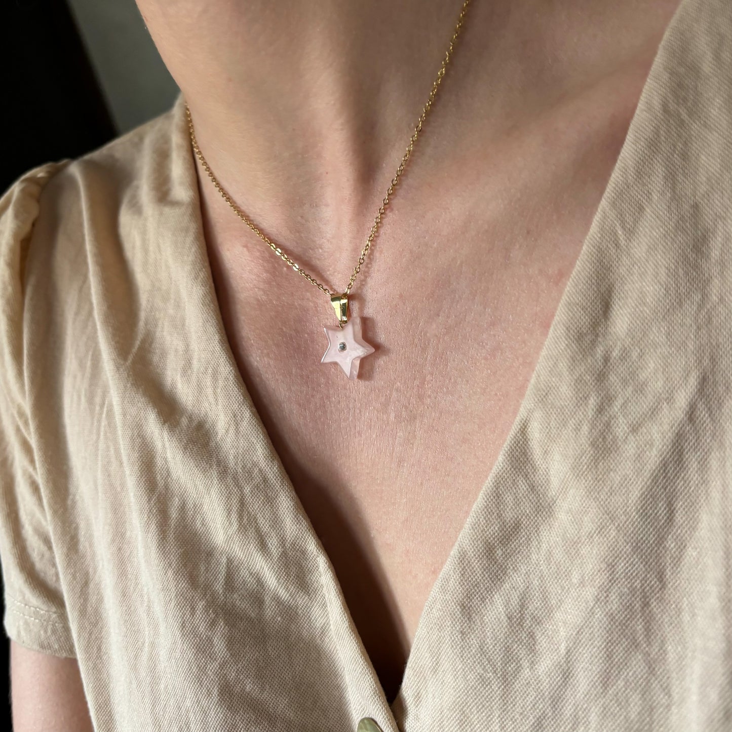 Pendentif Quartz Rose - étoile • doré